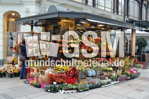 Kärtnerstraße_Blumenstand.JPG